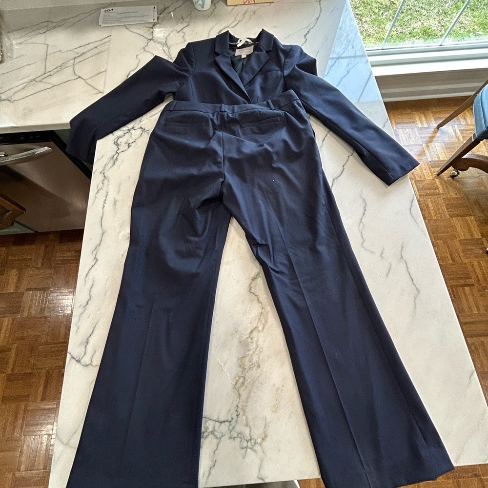 Banana Republic Women’s Size 14 Navy Business Suit